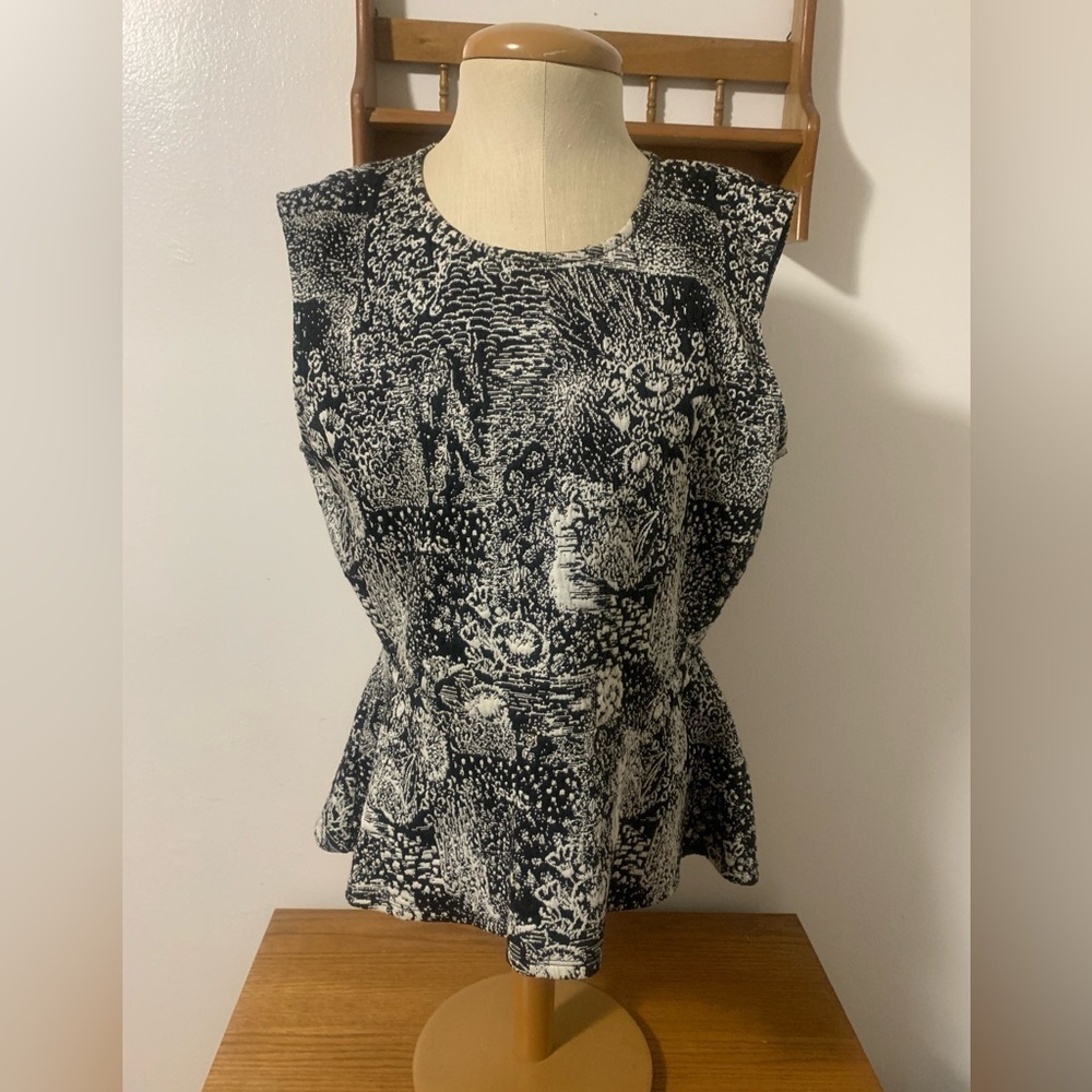 BCBG MAXAZRIA Black & White Abstract Peplum Top L